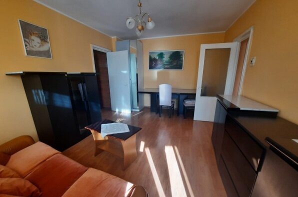 Tineretului x Cantemir x Unirii, langa Bv Marasesti si metrou Unirii.